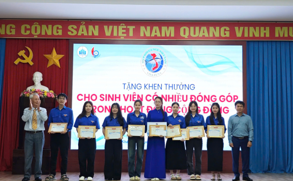 Cuộc thi ý tưởng đổi mới sáng tạo trong ngành thủy sản và tọa đàm tư vấn hướng nghiệp, trao học bổng.