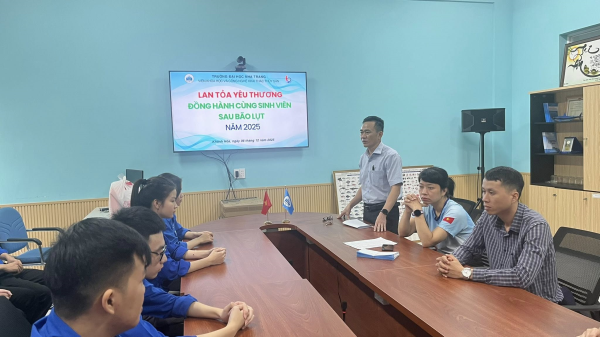 Đồng hành cùng sinh viên sau bão lũ