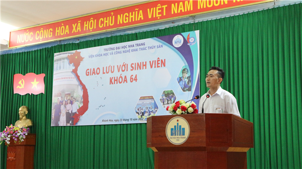 Chào cờ kết hợp giao lưu tân sinh viên Khóa 64