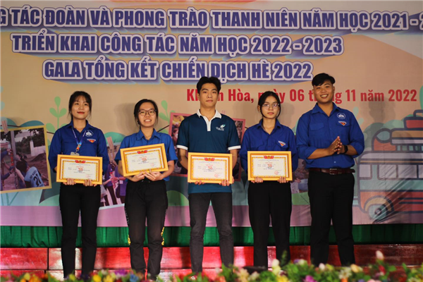 [TỔNG KẾT HỘI NGHỊ TỔNG KẾT CÔNG TÁC ĐOÀN VÀ PHONG TRÀO THANH NIÊN NĂM HỌC 2021-2022]