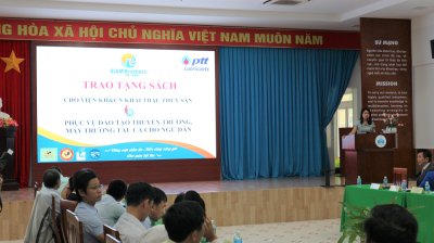Công ty Siam Brothers Việt Nam trao tặng tài liệu phục vụ đào tạo